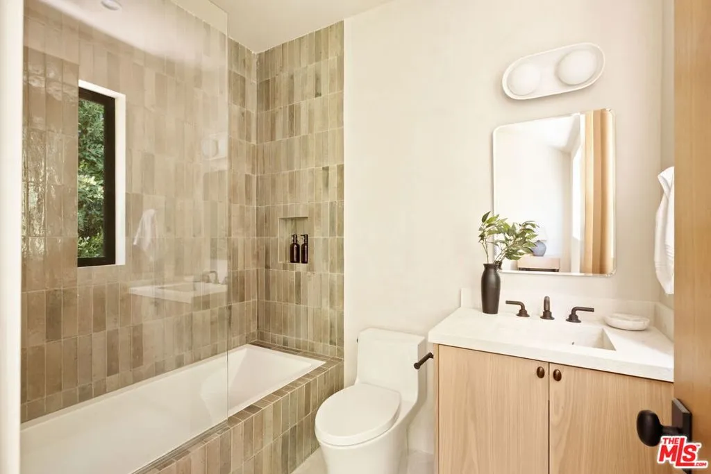 636 N Laurel Avenue, Los Angeles, California 90048 home-pic-27